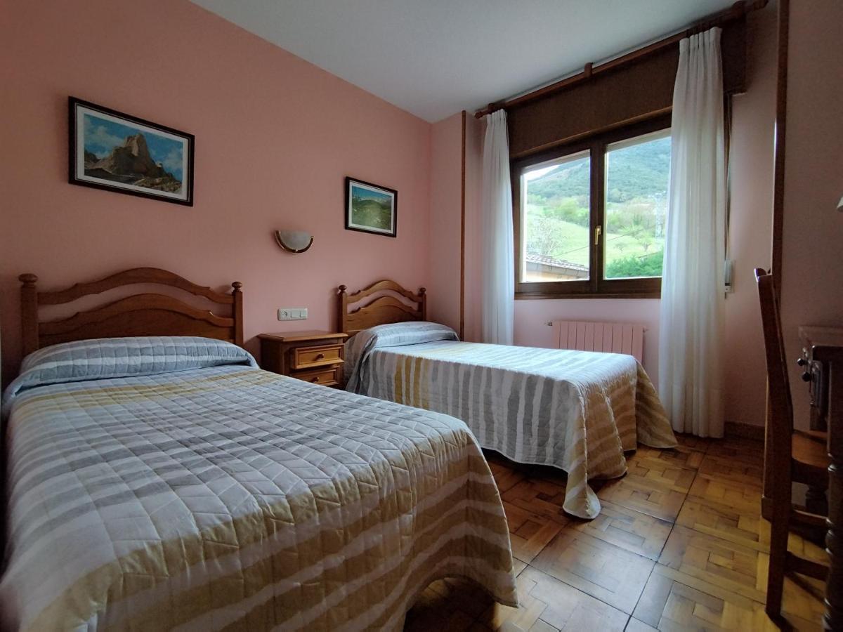 Hostal La Parrilla Mieses Eksteriør billede
