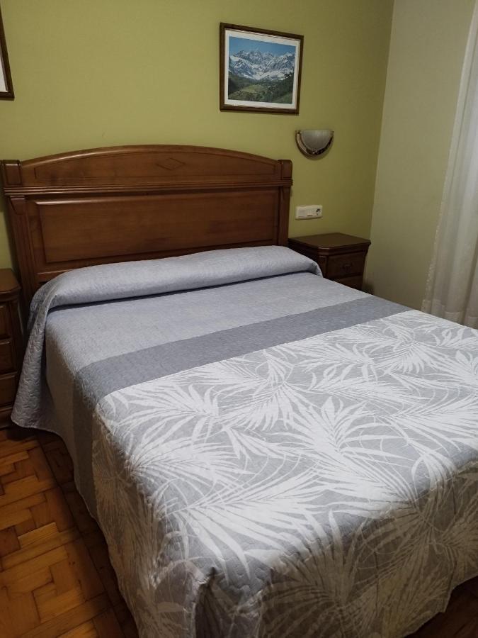 Hostal La Parrilla Mieses Eksteriør billede